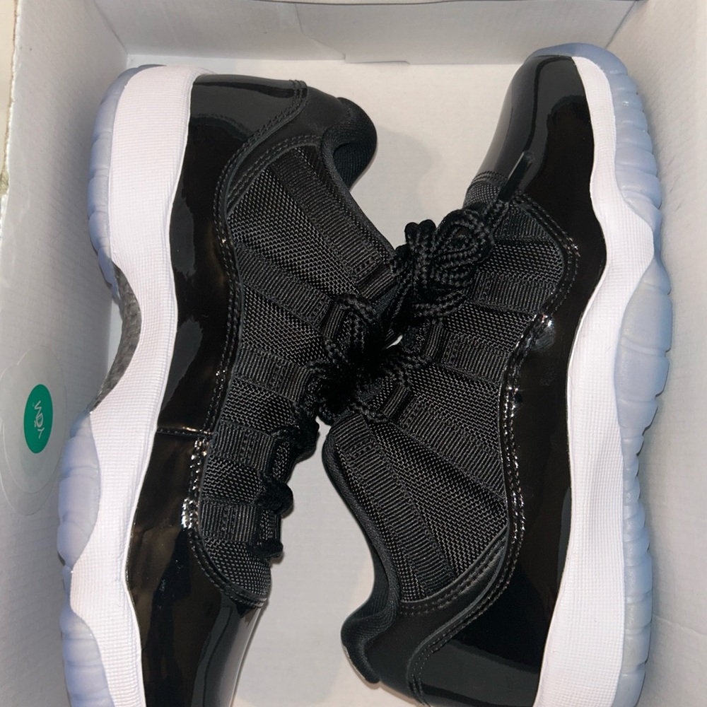 Jordan Air Retro 11 Low Sneakers